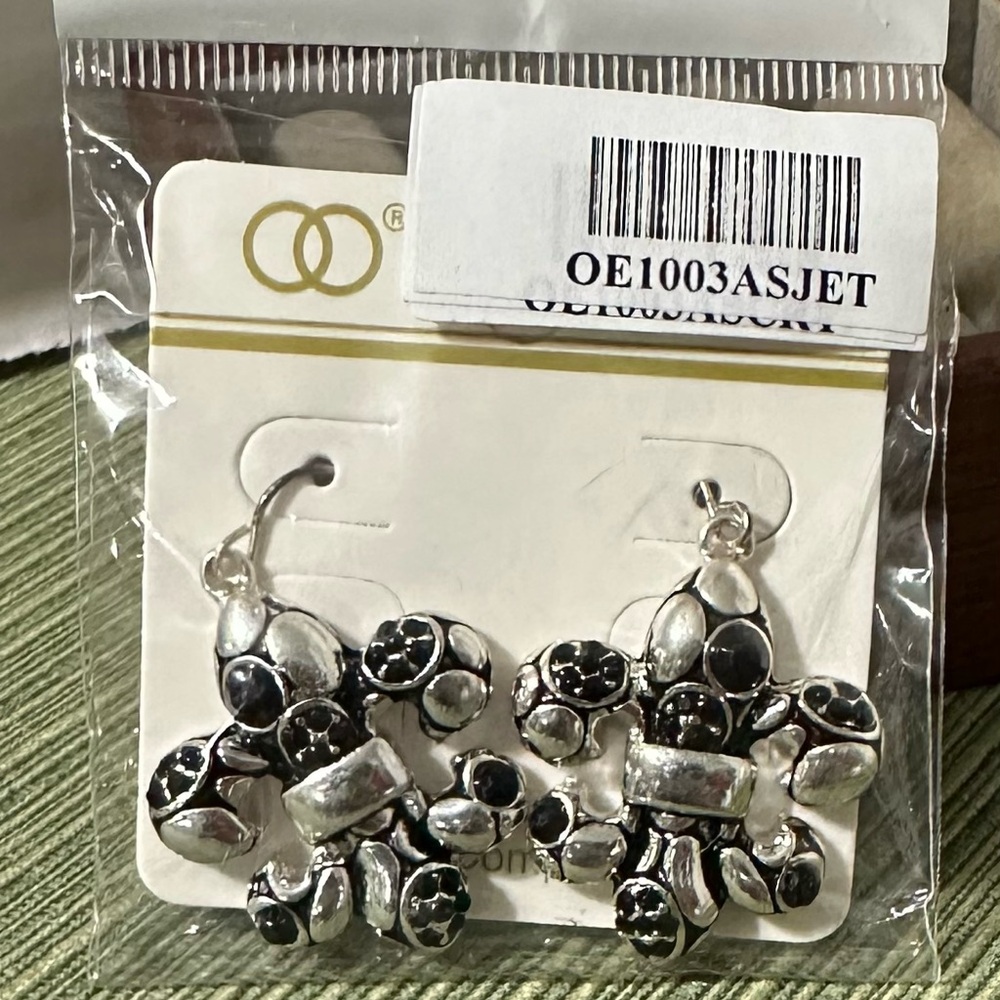 Fashion Leader Fleur De Lis Silver Black dangle drop hook pierced Earrings